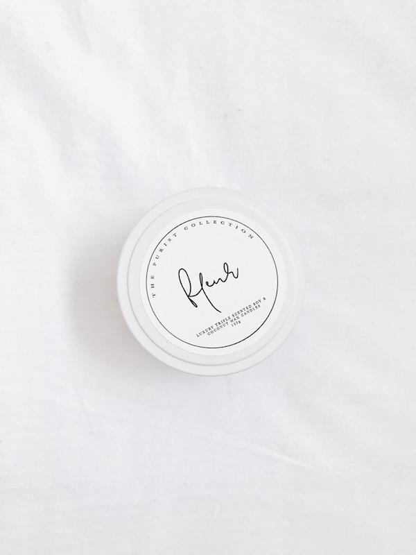 The scent of a floral garden in full bloom combines with citrus, amber + ylang ylang for a creamy + sweet bouquet of a fragrance.