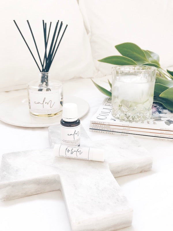 A soothing blend of pure essential oils to inspire a deep sense of calm + inner peace.